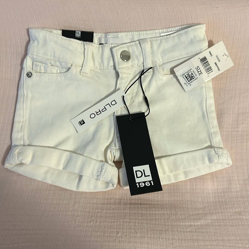 NWT DL1961 Piper Cuffed Short